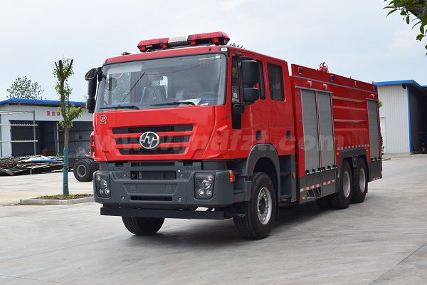 江特牌JDF5280GXFPM130/C5型泡沫消防車