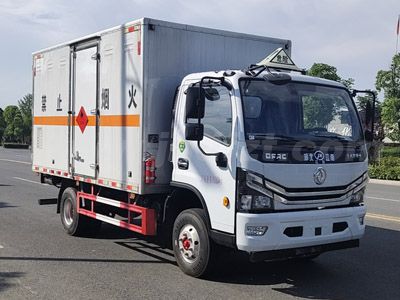 江特牌JDF5090XRYE6型易燃液體廂式運(yùn)輸車